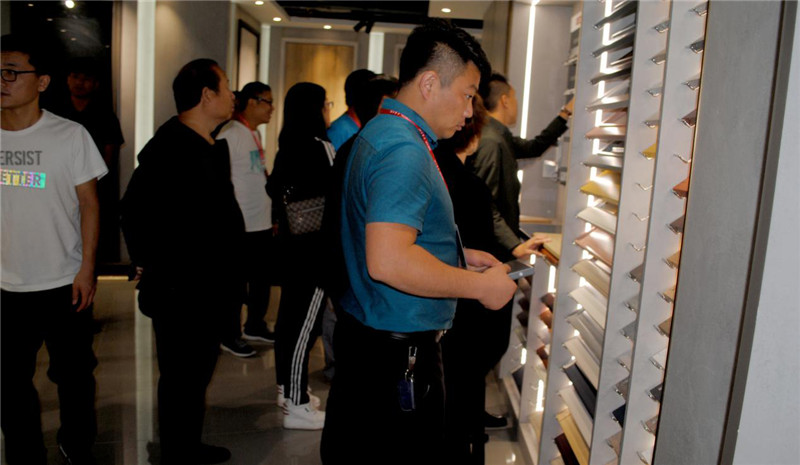 “品牌正年轻,千店计划”固诺家居2019年事业合伙人缔约峰会圆满成功!