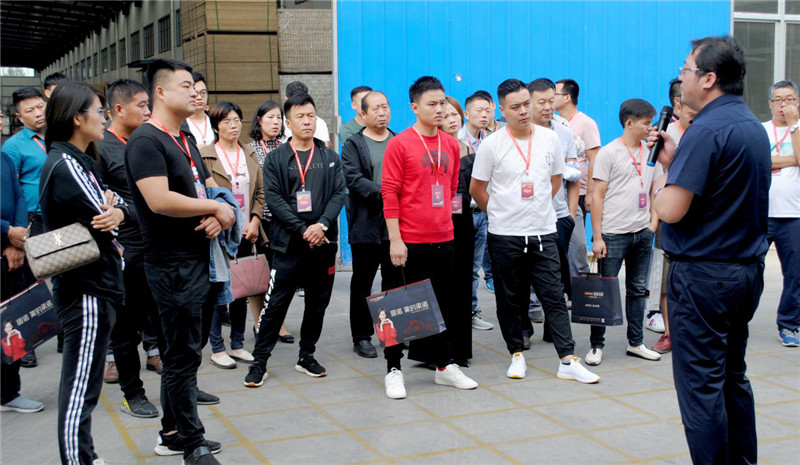 “品牌正年轻,千店计划”固诺家居2019年事业合伙人缔约峰会圆满成功!